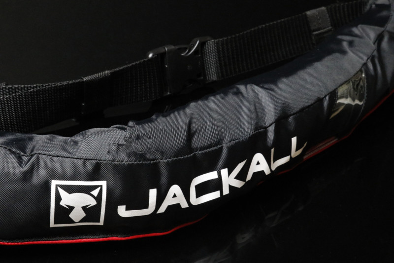 自動膨張式ライフジャケット JK5520RS - SALT WATER 海釣り｜JACKALL 